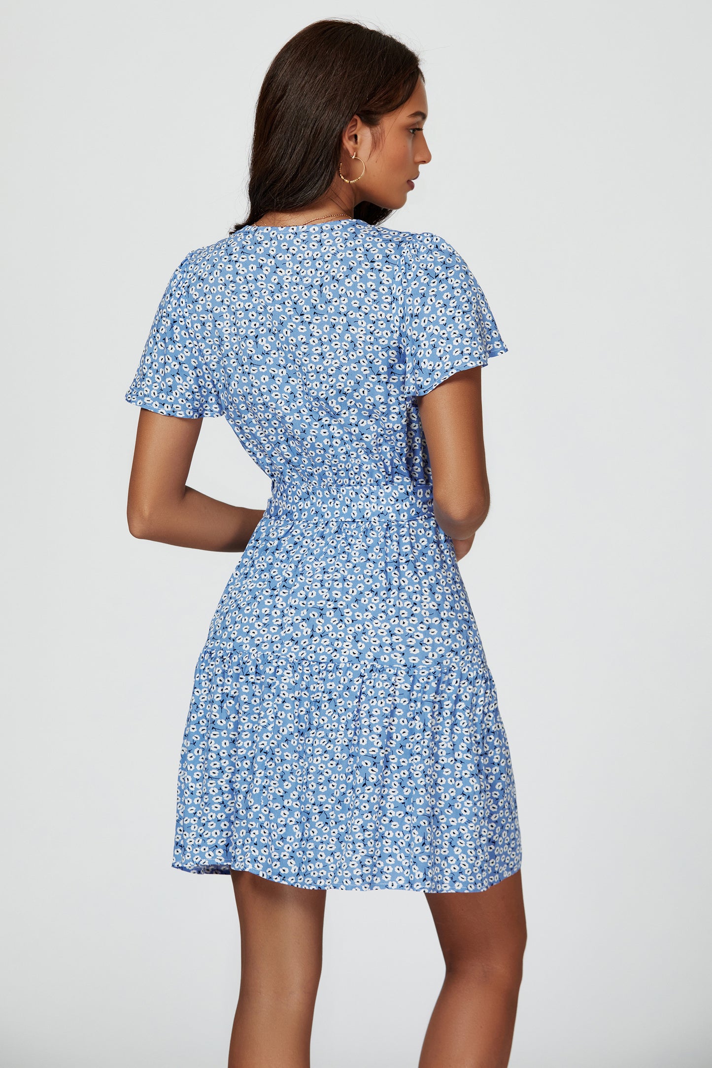 Florales Minikleid | Elegantes Design mit Stufenrock und V-Ausschnitt FS748-BlueFloral